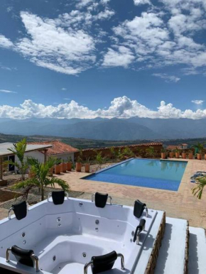 Villa de lujo vista panorámica con pisicna y jacuzzy